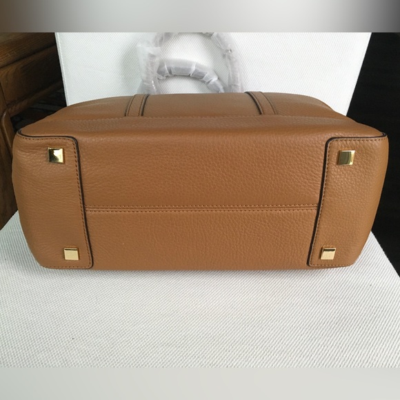 NWT Michael Kors Beckett large top zip leather satchel Acorn - Picture 6 of 12